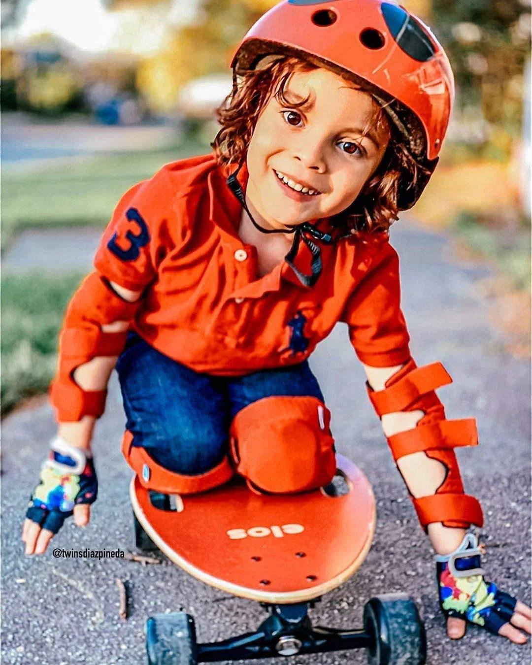 [1st Gen.] Innovative Soft Kids Elbow and Knee Pads with Bike Gloves (Pure Red) - Image 6