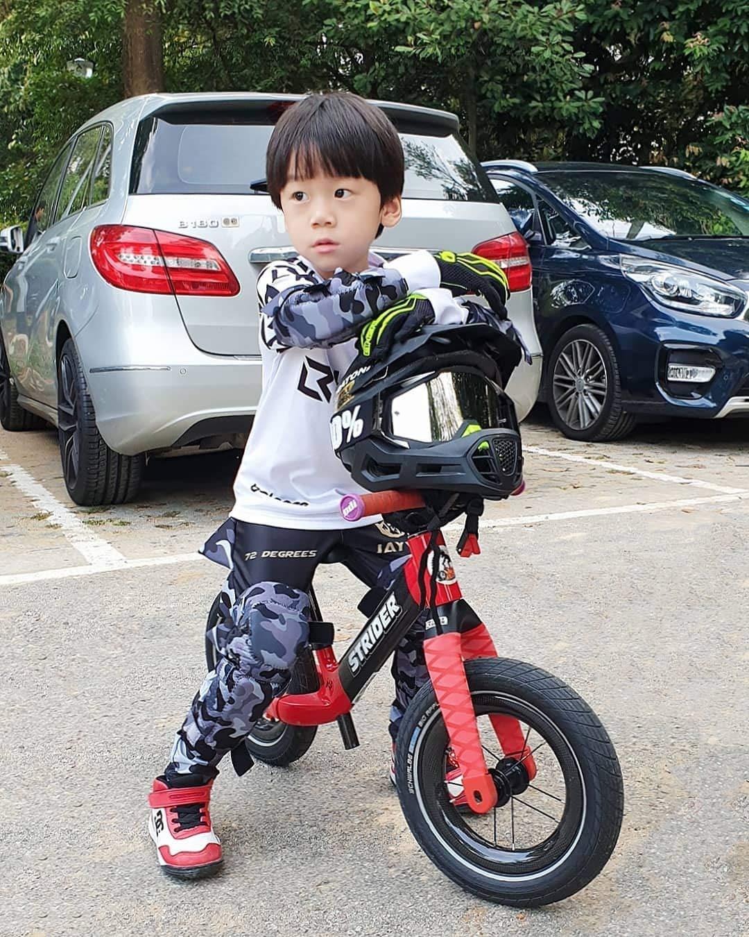 [2nd Gen.] Innovative Soft Kids Elbow and Knee Pads with Bike Gloves (Snow Camouflage) - Image 5